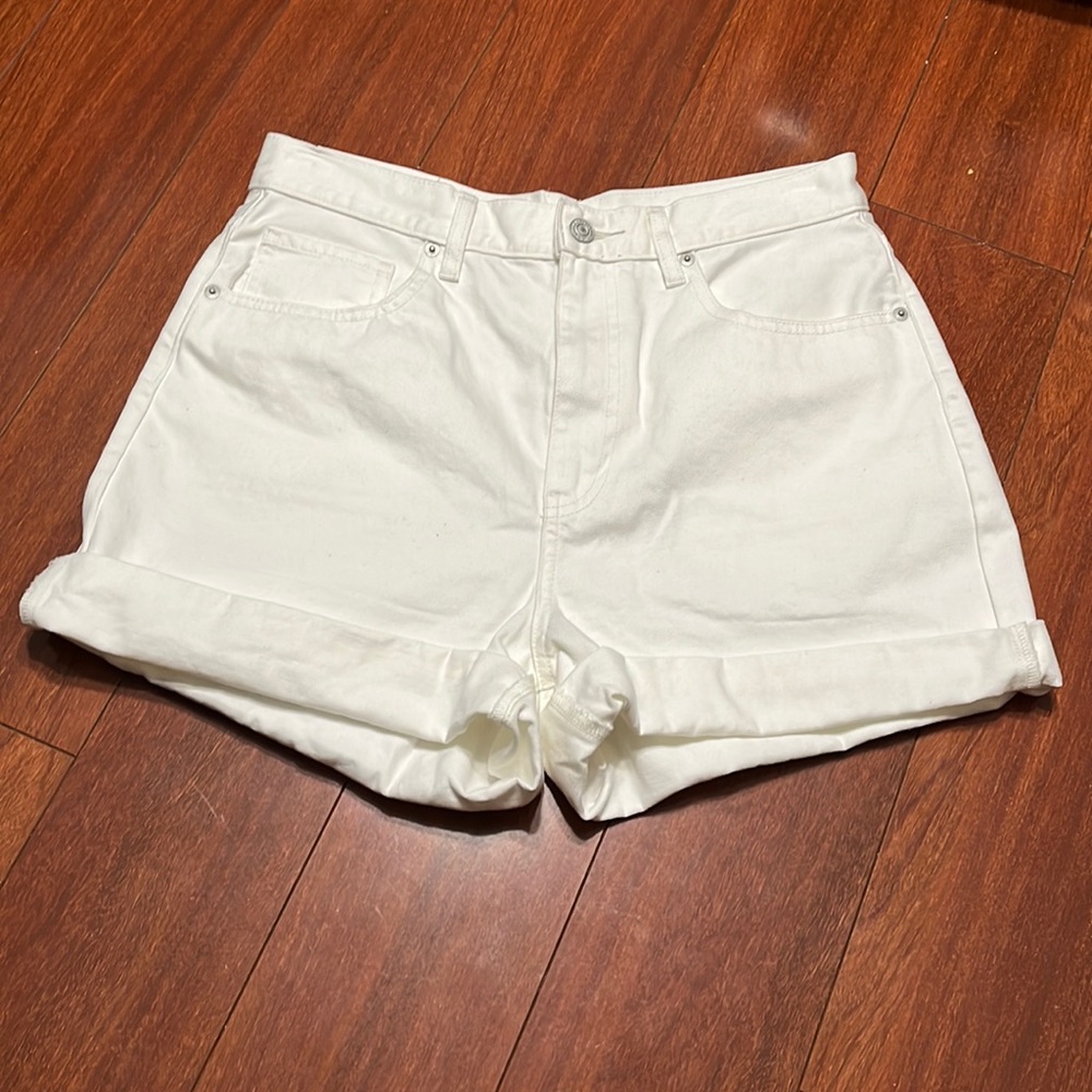 Uniqlo high rise denim shorts size 29 inches